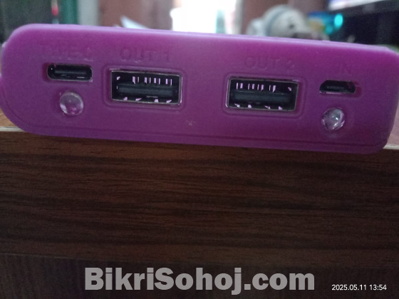 8 Battery Powerbank Case